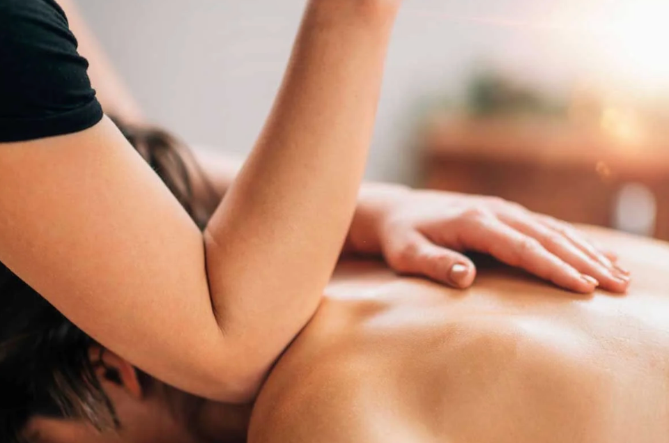 SPORTS MASSAGE