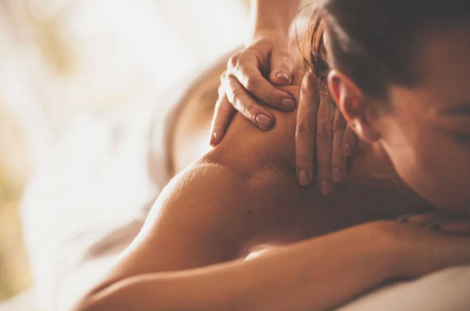 LOMI LOMI MASSAGE